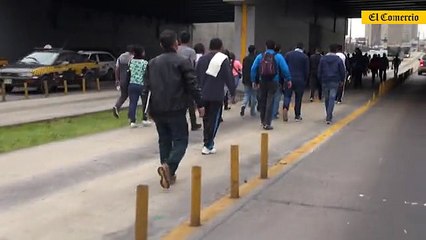 Metropolitano: bus se incendió en la Vía Expresa [VIDEO]