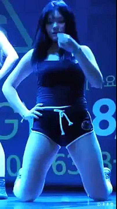 Hot Korean dance   Fancam   위치걸 현아 빨개요 헬로apm 직캠