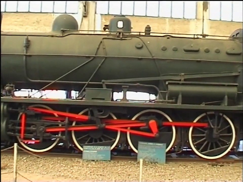 SNCF, 11/08/2000, en gare de Reims, passage de trains, autorails Caravelle et Sybic  (DV)
