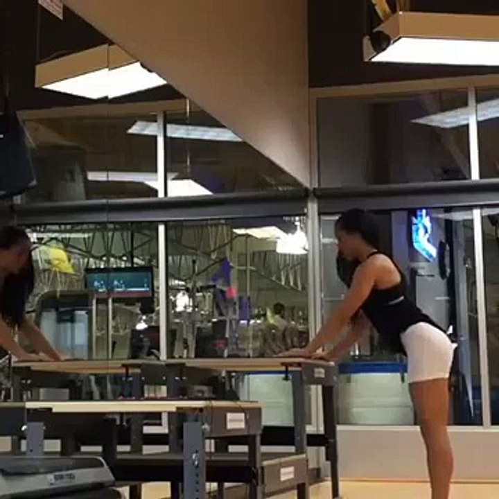 Strong Girl - Handstand Push Up 2015