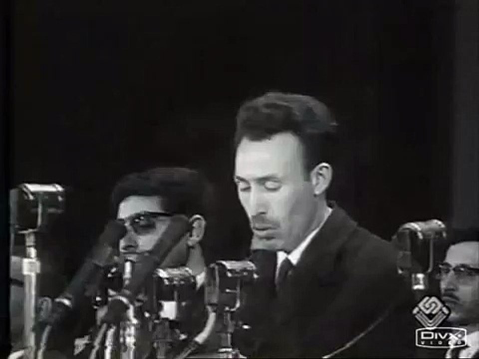 le président Houari Boumédiène en larme pour les martyrs de l'Algerie