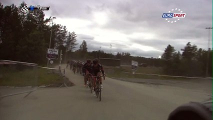 Un tank s'invite dans le peloton de l'Arctic Race