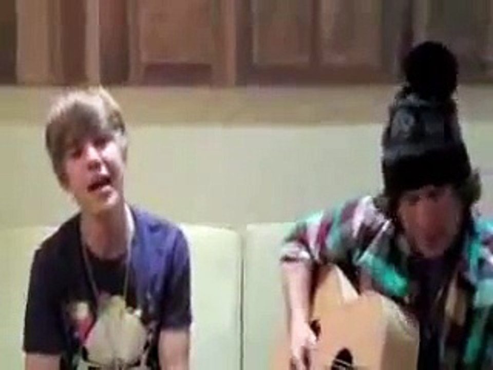 Justin Bieber sings BABY!!!!!!