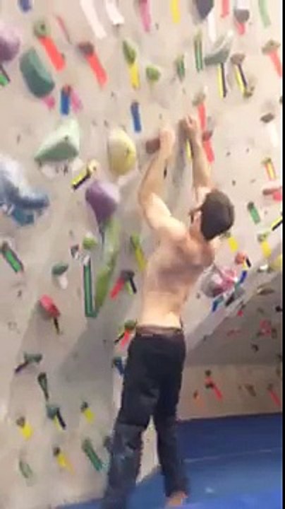 Paraplegic Monkey Bouldering (t-4 complete)