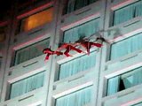 Acrobaties sur le Hilton pour le 400 ieme de Quebec