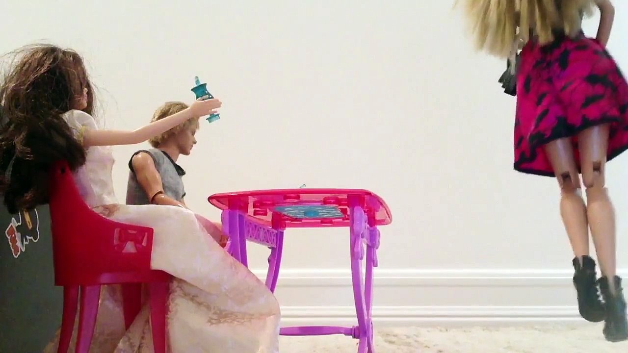 Barbie Fashoin Show!