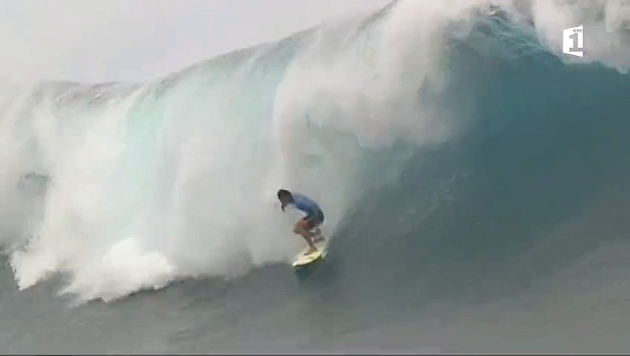 Michel BOUREZ pendant la Billabong Pro Tahiti round 1, 15 08 2015