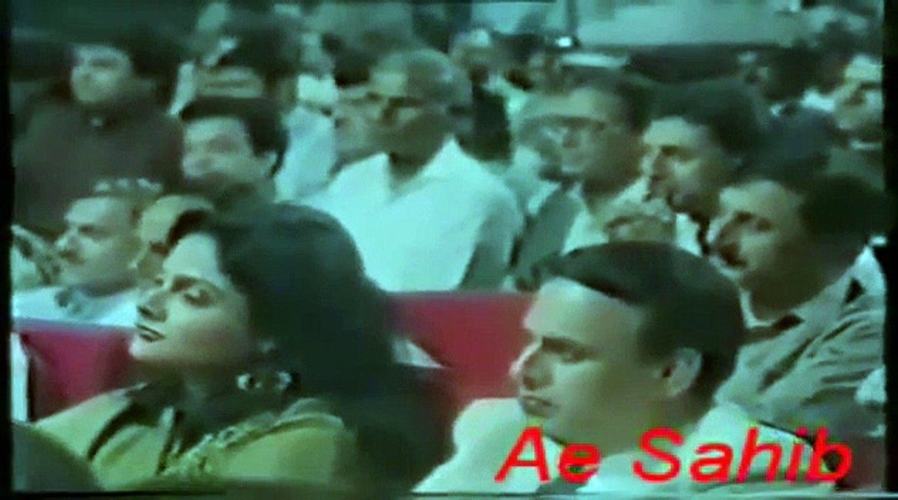 Iss Rang Ke Kapde Na Pehna Kar