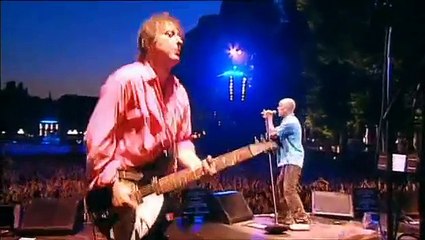 R.E.M. - Walk Unafraid (Wiesbaden, Germany 2003)