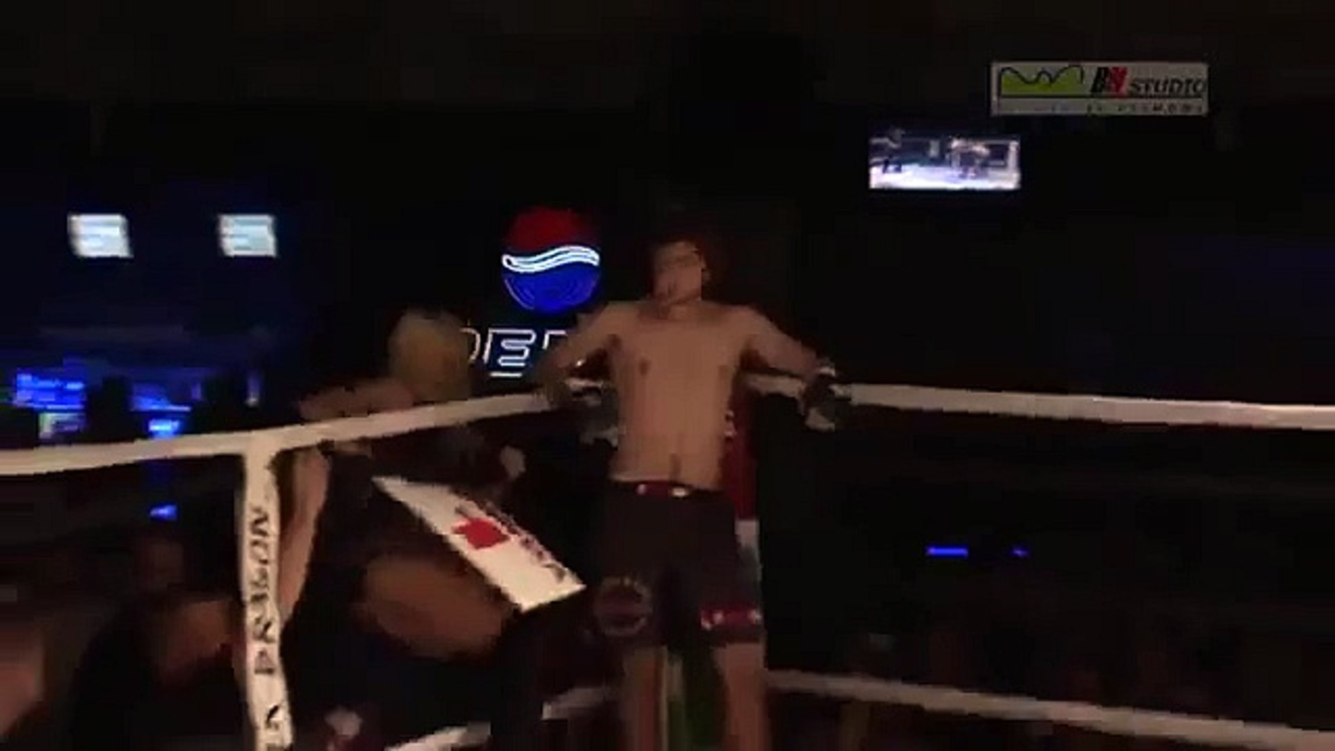 Polish 3 secs Kickboxing Knockout