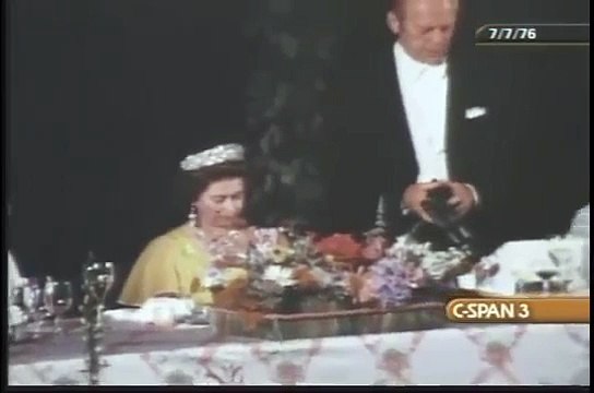 1776-1976 Queen Elizabeth Toasted on July 4th Bicentennial