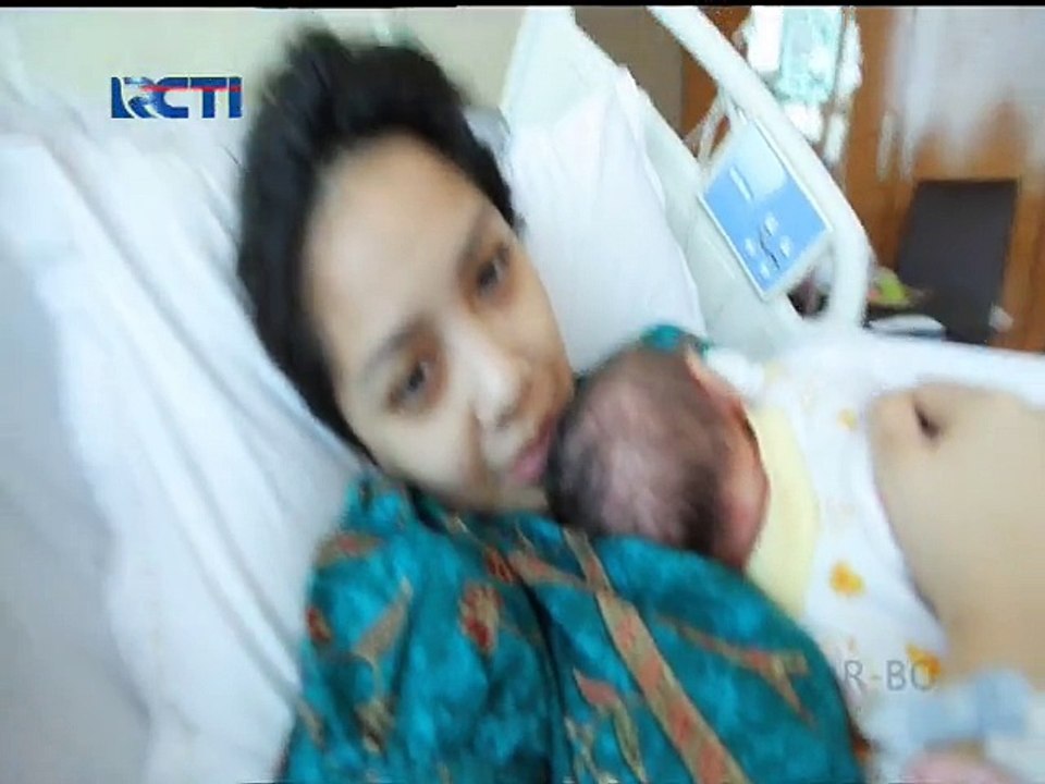 [150816]VT Dahsyat - Mommy, Daddy & Baby Rafathar