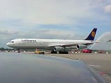 Arrival Lufthansa Airbus A340 in Düsseldorf