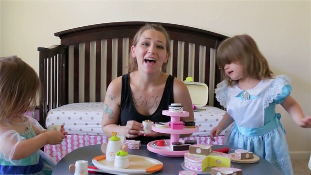 Une famille parodie shut up and dance de Walk the moon