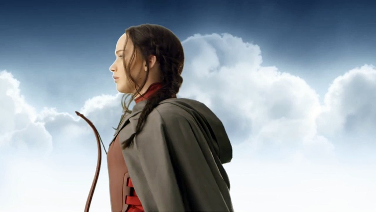 The Hunger Games- Mockingjay Part 2 Motion Poster – “Stand With The Mockingjay”