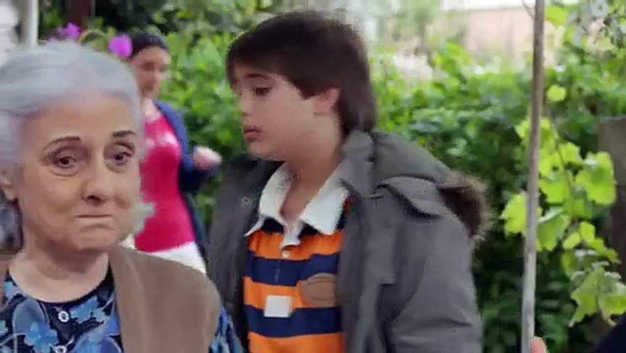 Morales obsequia al papa un “crucifijo comunista”