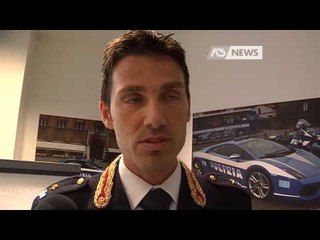 PRIMA RUBA, POI AGGREDISCE IL POLIZIOTTO