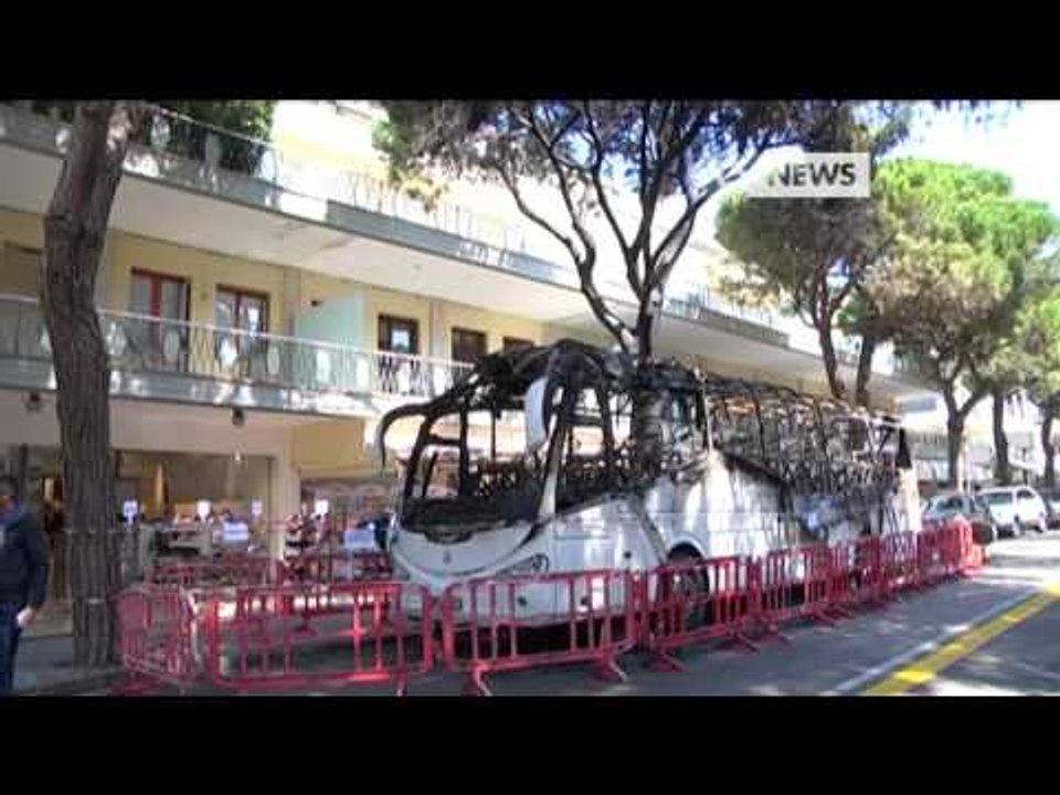PULLMAN IN FIAMME, PAURA IN VIA BAFILE