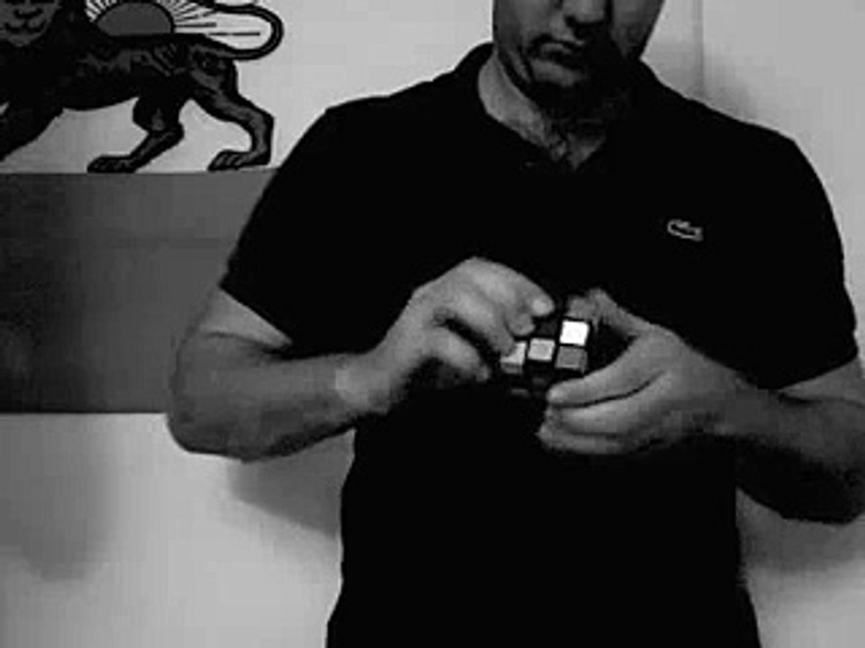 nolan solves thy rubik's.