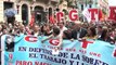Peruanos protestam por melhores salários