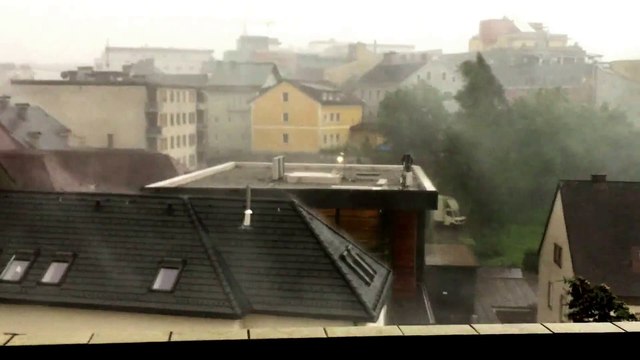 Orage terrible en Autriche - Pluies torentielles, grêle et vent