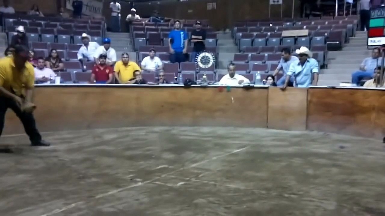 Pelea de Gallos en Palenque de Hermosillo.