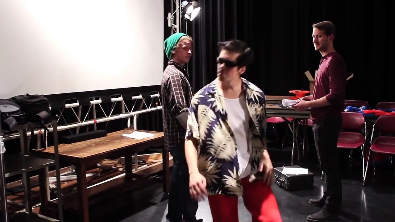 Ace Ventura: Set Detective
