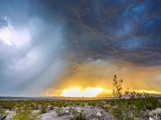 Amazing monsoon lightning timelapse in Las Vegas