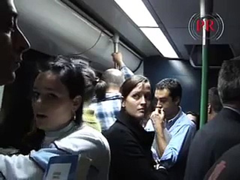 ATRAPADOS EN EL METRO 45 MINUTOS