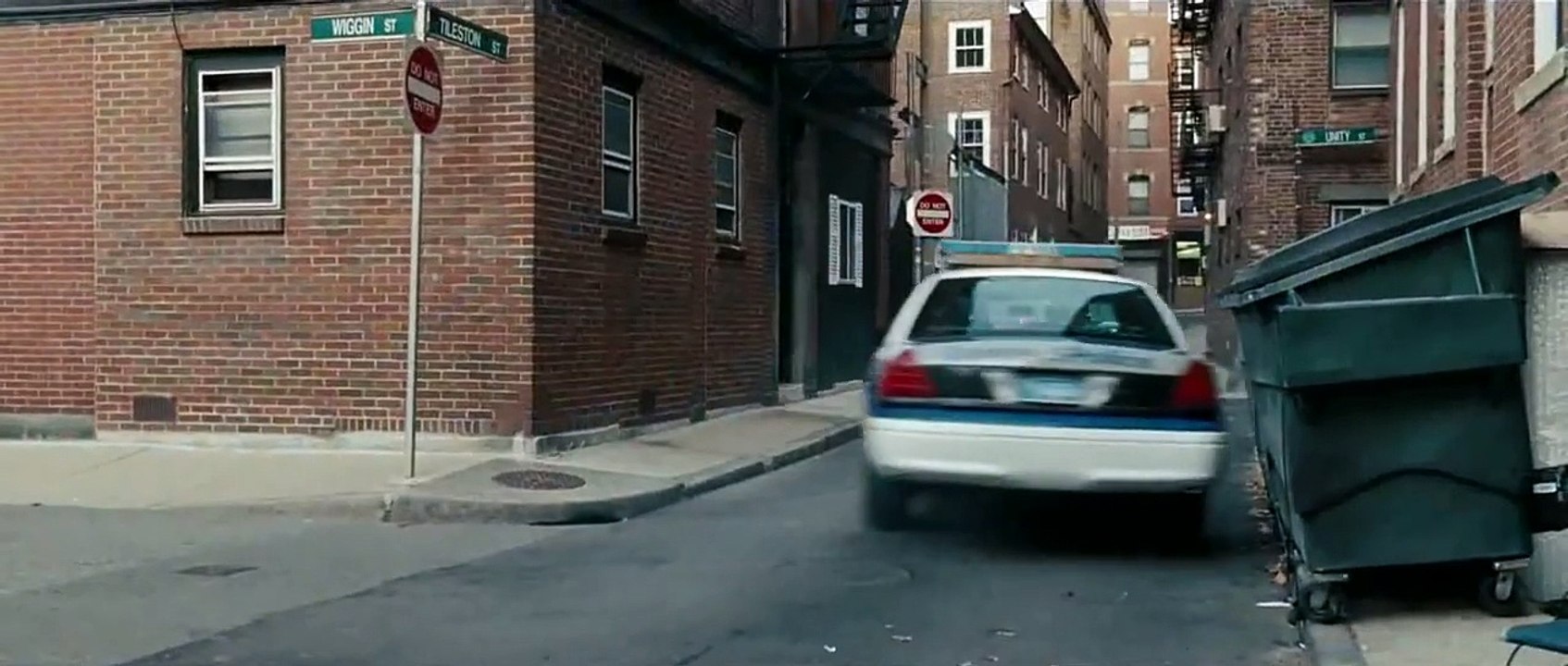 The Town - Armored Truck Robbery Scene Gone Bad in HD