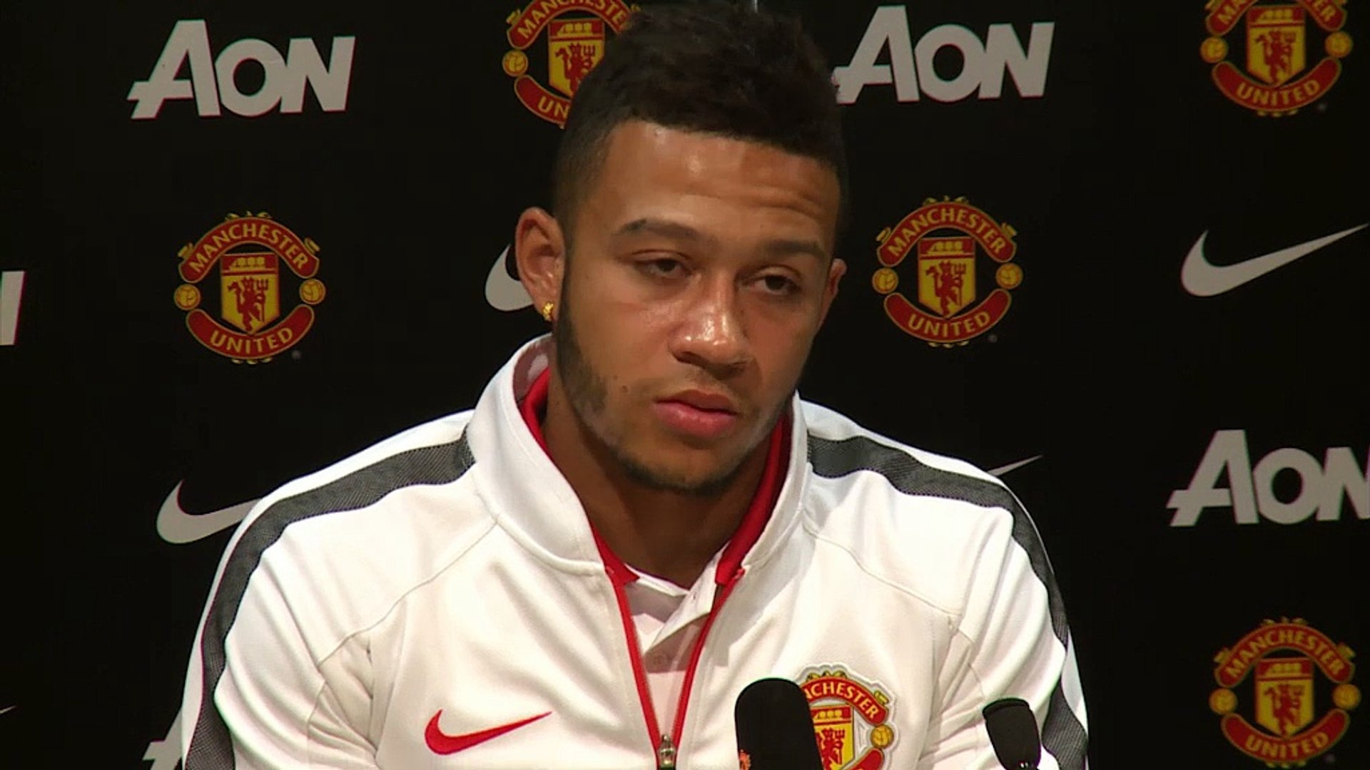 Depay shrugs off Ronaldo comparisons