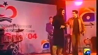 Historic Moment When Aamir Khan Singing For Shaukat Khanam Fund Raising