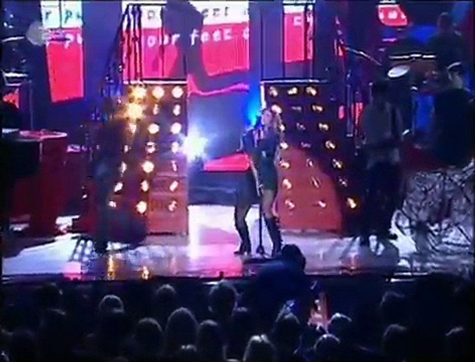 Shakira - Objection (World Music Awards 2002)