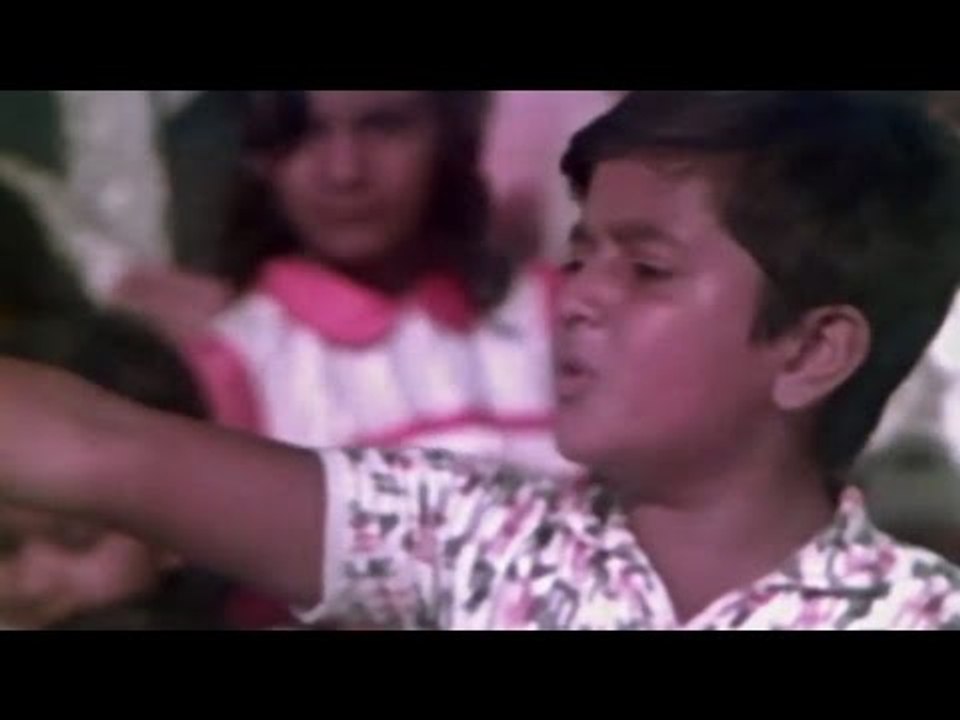 Mere Babu Khilone Le Jaa - Navin Nischol, Nirupama Roy - Sansar