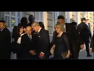 El principe Carlos de Inglaterra se duerme en un concierto - 31.3.2011