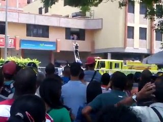 Mira cómo fue la situación de rehenes en un banco de Puerto Cabello