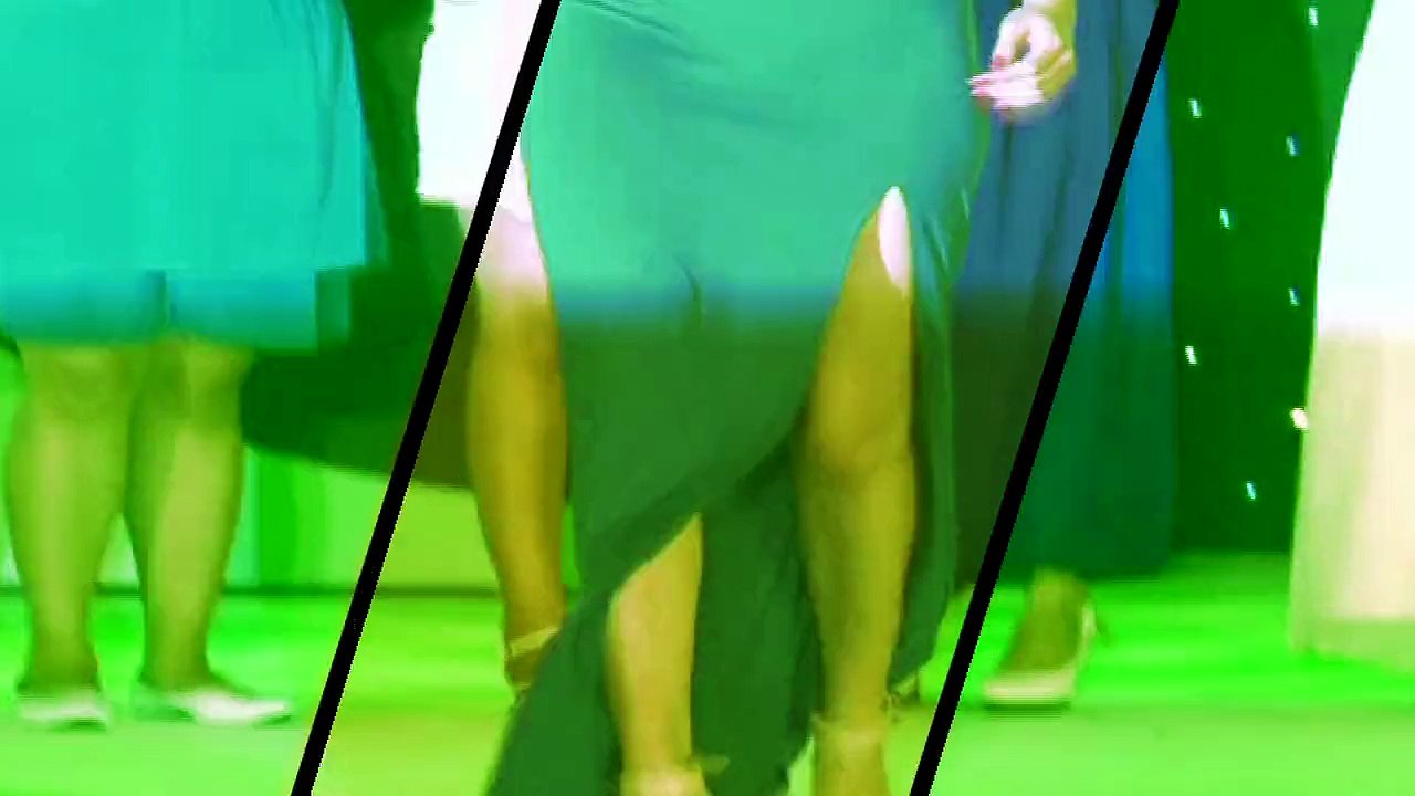 'PK Movie' Actress Anuska Sharma Hot cleavage & Back Xpose_FWF