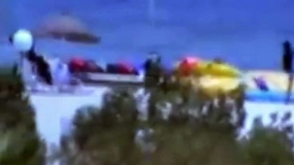 فيديو جديد لإرهابي عملية سوسة وهو يتجول بسلاحه في الشاطئ