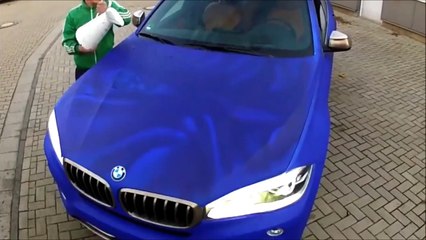 Pintura revela Hulk em contato com água quente