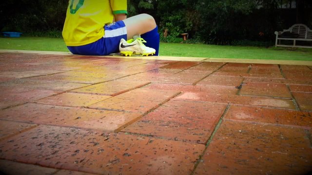 Football Juggling Tricks