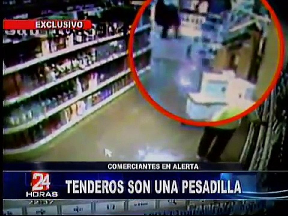 "Tenderos" robando en tiendas de Lima