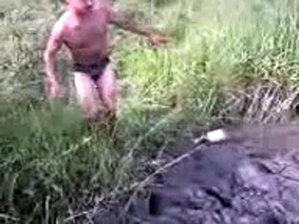 cel  mai  criminal saritor in  apa mica