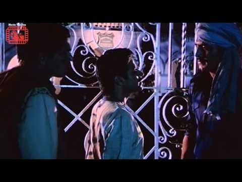 Shankar Robs British Bank - Action Scene - Lahu Ke Do Rang - Vinod Khanna - Ranjeet