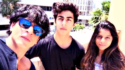 Shahrukh's SELFIE With Aryan & Suhana
