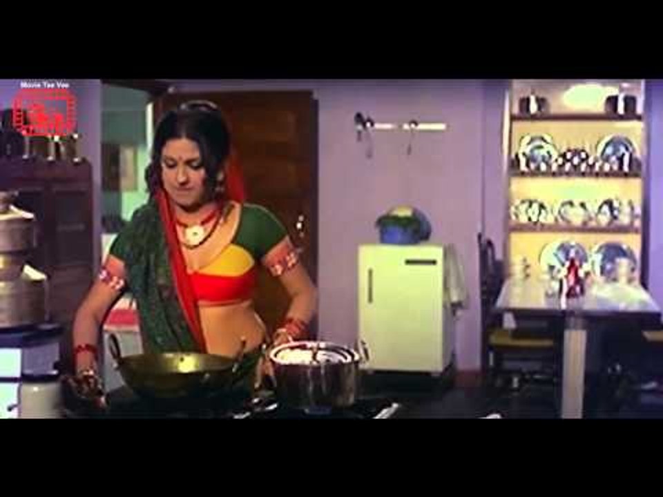 Imarti Comes to Jai's Home As a Maid | Drama Scene from Qaid (1975)