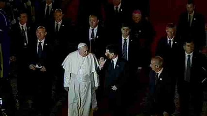 El papa Francisco llega al palacio presidencial de Paraguay