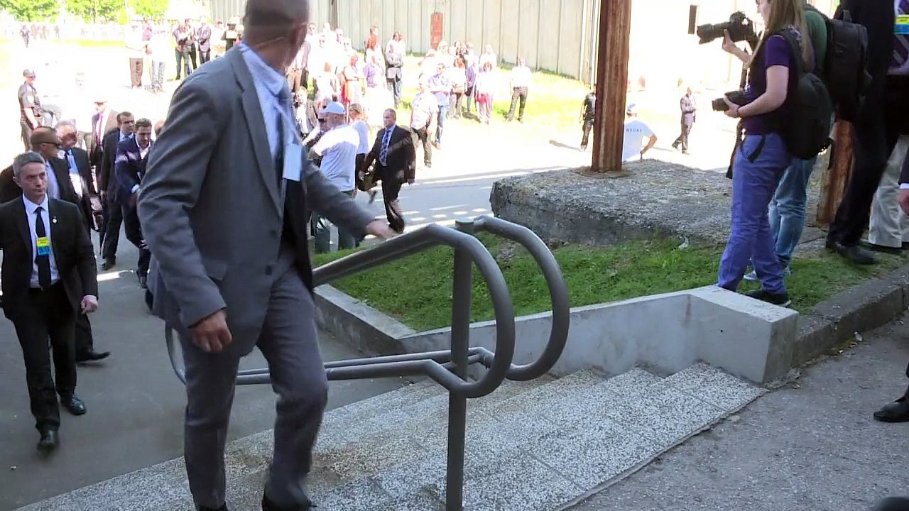 Bosnie: arrivée à Srebrenica du Premier ministre serbe