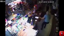 Brave customers takes care of thief who robbed gas station