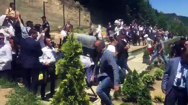 Sulmohet Kryeministri serb, Aleksandar Vucic (VIDEO)