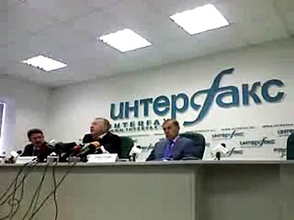 Жириновский - журналисту "Голоса Америки": убирайся вон!